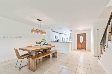 Bright and Spacious 2 Bed +Den/2.5 Bath Townhouse in beautiful on  in Florida - for sale on GolfHomes.com, golf home, golf lot