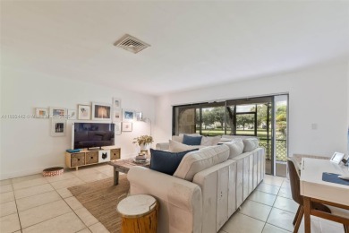Bright and Spacious 2 Bed +Den/2.5 Bath Townhouse in beautiful on  in Florida - for sale on GolfHomes.com, golf home, golf lot