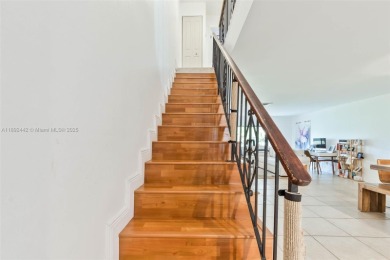 Bright and Spacious 2 Bed +Den/2.5 Bath Townhouse in beautiful on  in Florida - for sale on GolfHomes.com, golf home, golf lot