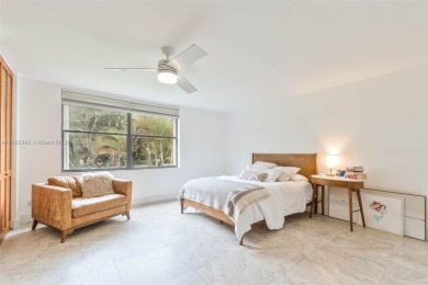 Bright and Spacious 2 Bed +Den/2.5 Bath Townhouse in beautiful on  in Florida - for sale on GolfHomes.com, golf home, golf lot