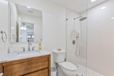 Bright and Spacious 2 Bed +Den/2.5 Bath Townhouse in beautiful on  in Florida - for sale on GolfHomes.com, golf home, golf lot