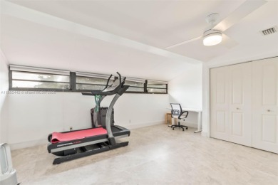 Bright and Spacious 2 Bed +Den/2.5 Bath Townhouse in beautiful on  in Florida - for sale on GolfHomes.com, golf home, golf lot