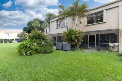 Bright and Spacious 2 Bed +Den/2.5 Bath Townhouse in beautiful on  in Florida - for sale on GolfHomes.com, golf home, golf lot