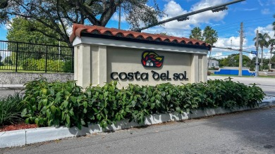Bright and Spacious 2 Bed +Den/2.5 Bath Townhouse in beautiful on  in Florida - for sale on GolfHomes.com, golf home, golf lot
