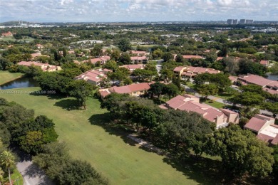 Bright and Spacious 2 Bed +Den/2.5 Bath Townhouse in beautiful on  in Florida - for sale on GolfHomes.com, golf home, golf lot