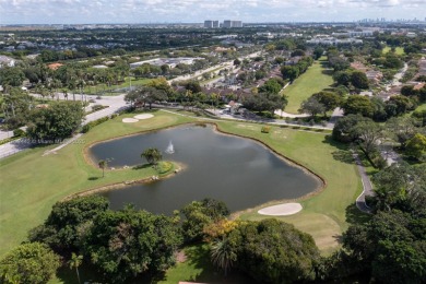 Bright and Spacious 2 Bed +Den/2.5 Bath Townhouse in beautiful on  in Florida - for sale on GolfHomes.com, golf home, golf lot