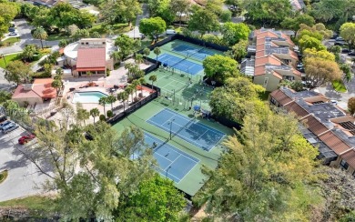 Bright and Spacious 2 Bed +Den/2.5 Bath Townhouse in beautiful on  in Florida - for sale on GolfHomes.com, golf home, golf lot