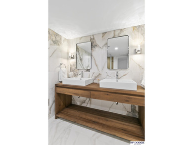 Kelly Buscher, M: , kbuscher,   - TURNKEY HOME sitting on almost on Omaha Country Club in Nebraska - for sale on GolfHomes.com, golf home, golf lot