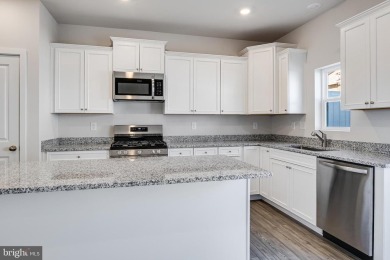 READY NOW!  END UNIT BAYLOR WITH DECK & 3RD BATHROOM!  Move in on Plantation Lakes Golf and Country Club in Delaware - for sale on GolfHomes.com, golf home, golf lot