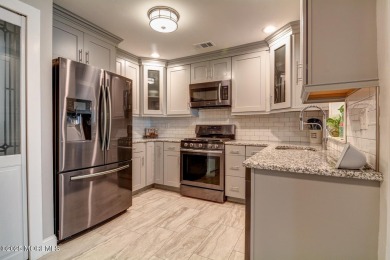 Immaculate 2 bedroom 2 bath first floor unit located in Freehold on Raintree Golf Course in New Jersey - for sale on GolfHomes.com, golf home, golf lot