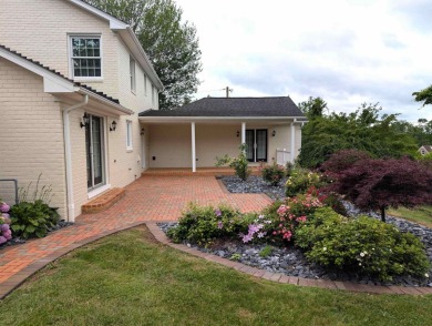 Magnificent Home in the heart of Blacksburg. Spacious Kitchen on Blacksburg Municipal Golf Course in Virginia - for sale on GolfHomes.com, golf home, golf lot