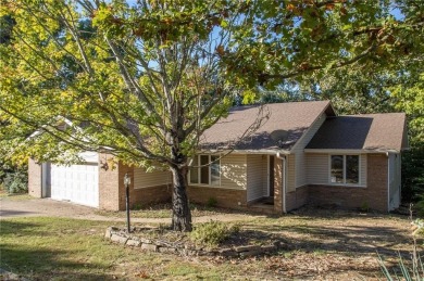 Fantastic location--a half a mile to Scottsdale Golf Course and on Bella Vista Country Club - Scottsdale in Arkansas - for sale on GolfHomes.com, golf home, golf lot