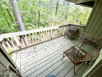 GREAT POTENTIAL in this cozy townhouse villa at Eagle Peak! With on Stillwaters Golf and Country Club in Alabama - for sale on GolfHomes.com, golf home, golf lot