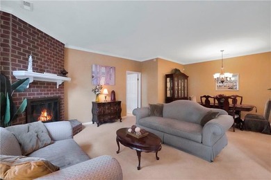 End-unit townhome overlooking the Kempsville Greens Golf Course on Kempsville Greens Municipal Golf Course in Virginia - for sale on GolfHomes.com, golf home, golf lot