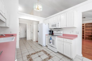 Beautiful and spacious 3 bed, 2 bath single level home less than on Wicked Stick Golf Club in South Carolina - for sale on GolfHomes.com, golf home, golf lot