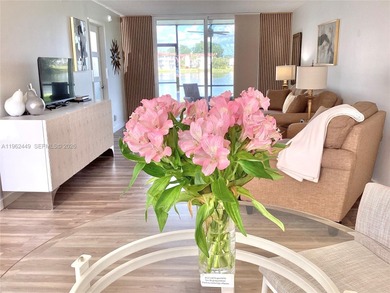 Golfer's Delight!

Awesome views, first floor convenience on Hollybrook Golf and Tennis Club  in Florida - for sale on GolfHomes.com, golf home, golf lot