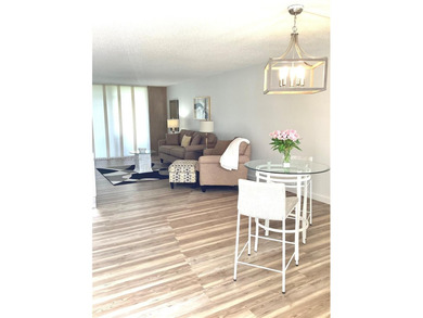 Golfer's Delight!

Awesome views, first floor convenience on Hollybrook Golf and Tennis Club  in Florida - for sale on GolfHomes.com, golf home, golf lot