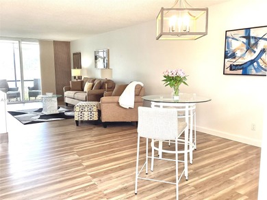 Golfer's Delight!

Awesome views, first floor convenience on Hollybrook Golf and Tennis Club  in Florida - for sale on GolfHomes.com, golf home, golf lot