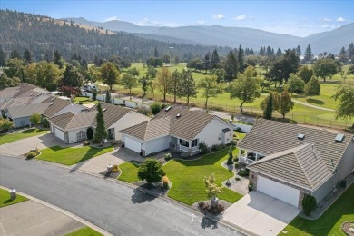 Welcome to this beautifully remodeled, single-level home in the on  in Washington - for sale on GolfHomes.com, golf home, golf lot