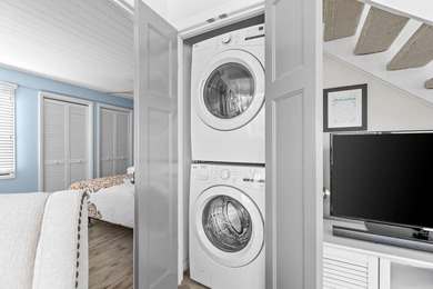 Darling two bedroom/two bath cottage with loft Beautifully and on The Seabrook Island Club in South Carolina - for sale on GolfHomes.com, golf home, golf lot