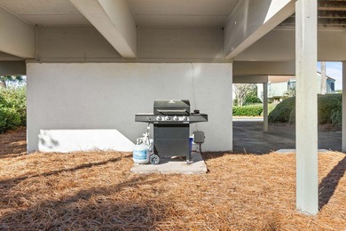 Darling two bedroom/two bath cottage with loft Beautifully and on The Seabrook Island Club in South Carolina - for sale on GolfHomes.com, golf home, golf lot