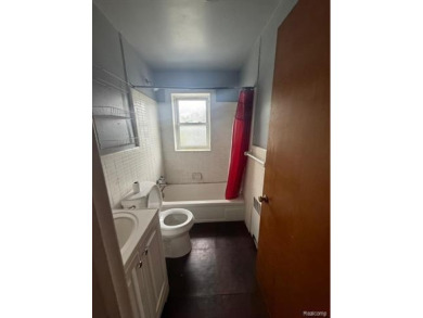 Charming 2-Bedroom Condominium in the perfect location. This on Detroit Golf Club  in Michigan - for sale on GolfHomes.com, golf home, golf lot