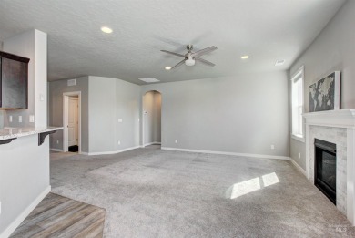 ASSUMABLE FHA LOAN at 2.6%! Don't miss out on this turn-key home on Hunters Point Golf Club in Idaho - for sale on GolfHomes.com, golf home, golf lot