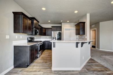 ASSUMABLE FHA LOAN at 2.6%! Don't miss out on this turn-key home on Hunters Point Golf Club in Idaho - for sale on GolfHomes.com, golf home, golf lot