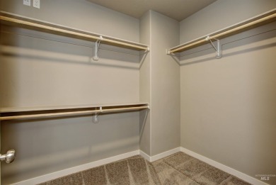 ASSUMABLE FHA LOAN at 2.6%! Don't miss out on this turn-key home on Hunters Point Golf Club in Idaho - for sale on GolfHomes.com, golf home, golf lot
