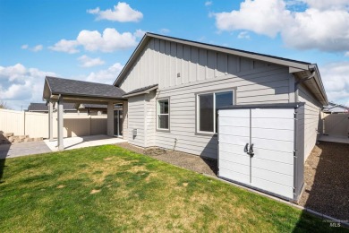 ASSUMABLE FHA LOAN at 2.6%! Don't miss out on this turn-key home on Hunters Point Golf Club in Idaho - for sale on GolfHomes.com, golf home, golf lot