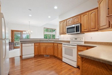 Pride of ownership in this one owner all-brick condo overlooking on Thunder Hills Country Club in Iowa - for sale on GolfHomes.com, golf home, golf lot