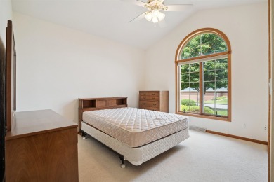 Pride of ownership in this one owner all-brick condo overlooking on Thunder Hills Country Club in Iowa - for sale on GolfHomes.com, golf home, golf lot