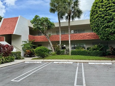 Exceptional opportunity to acquire a spacious 3-bedroom on Palm-Aire Country Club and Resort - Palms in Florida - for sale on GolfHomes.com, golf home, golf lot
