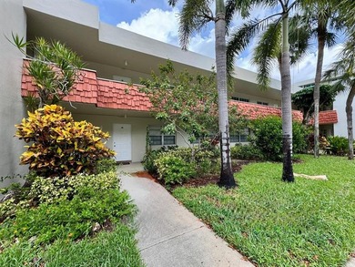 Exceptional opportunity to acquire a spacious 3-bedroom on Palm-Aire Country Club and Resort - Palms in Florida - for sale on GolfHomes.com, golf home, golf lot