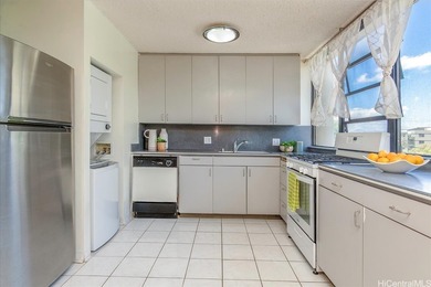 Discover the comfort living in this spacious 3-bedroom condo on Honolulu Country Club in Hawaii - for sale on GolfHomes.com, golf home, golf lot