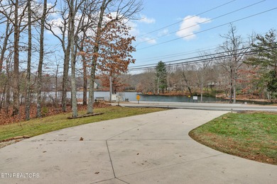 Welcome home to this inviting 3-bedroom, 2-bath split-bedroom on Druid Hills Golf Club in Tennessee - for sale on GolfHomes.com, golf home, golf lot