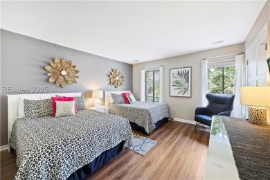 This beautifully updated Fazio Villa offers 3 bedrooms and 3 on Palmetto Dunes Golf Course and Resort in South Carolina - for sale on GolfHomes.com, golf home, golf lot