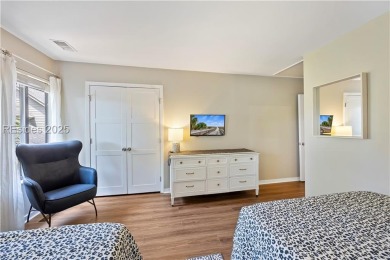 This beautifully updated Fazio Villa offers 3 bedrooms and 3 on Palmetto Dunes Golf Course and Resort in South Carolina - for sale on GolfHomes.com, golf home, golf lot