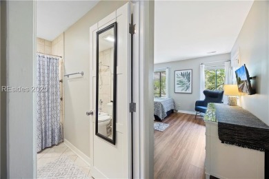 This beautifully updated Fazio Villa offers 3 bedrooms and 3 on Palmetto Dunes Golf Course and Resort in South Carolina - for sale on GolfHomes.com, golf home, golf lot