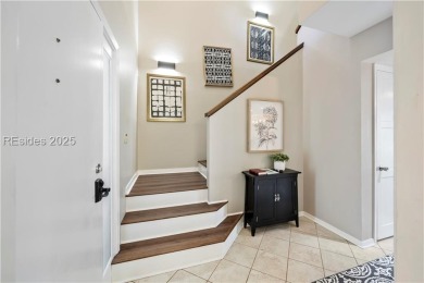 This beautifully updated Fazio Villa offers 3 bedrooms and 3 on Palmetto Dunes Golf Course and Resort in South Carolina - for sale on GolfHomes.com, golf home, golf lot