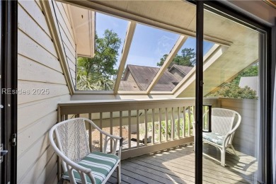 This beautifully updated Fazio Villa offers 3 bedrooms and 3 on Palmetto Dunes Golf Course and Resort in South Carolina - for sale on GolfHomes.com, golf home, golf lot