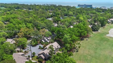 This beautifully updated Fazio Villa offers 3 bedrooms and 3 on Palmetto Dunes Golf Course and Resort in South Carolina - for sale on GolfHomes.com, golf home, golf lot