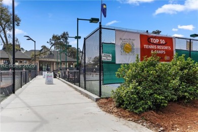 This beautifully updated Fazio Villa offers 3 bedrooms and 3 on Palmetto Dunes Golf Course and Resort in South Carolina - for sale on GolfHomes.com, golf home, golf lot