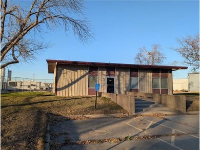 Inumerable options exist for this well maintained, conveniently on Marshall Golf Club in Minnesota - for sale on GolfHomes.com, golf home, golf lot