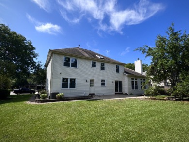 STUNNING HOME!!! YOU ARE GOING TO FALL IN LOVE WITH THIS on Wedgewood Golf Course in Illinois - for sale on GolfHomes.com, golf home, golf lot