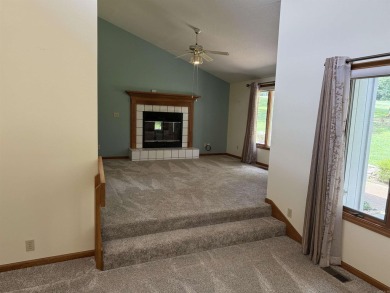 INDIAN HILLS GOLF COURSE BEAUTY!!  Step into the entryway & be on Indian Hills Country Club in Arkansas - for sale on GolfHomes.com, golf home, golf lot