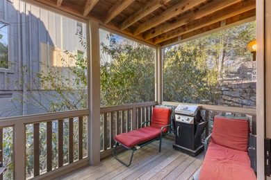 This 2 bedroom, 2 bath condo in Chestnut Cove at Highlands Falls on Highlands Falls Country Club in North Carolina - for sale on GolfHomes.com, golf home, golf lot