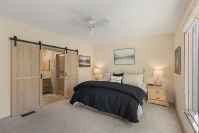 This 2 bedroom, 2 bath condo in Chestnut Cove at Highlands Falls on Highlands Falls Country Club in North Carolina - for sale on GolfHomes.com, golf home, golf lot