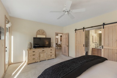 This 2 bedroom, 2 bath condo in Chestnut Cove at Highlands Falls on Highlands Falls Country Club in North Carolina - for sale on GolfHomes.com, golf home, golf lot