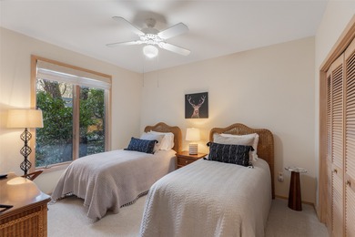 This 2 bedroom, 2 bath condo in Chestnut Cove at Highlands Falls on Highlands Falls Country Club in North Carolina - for sale on GolfHomes.com, golf home, golf lot